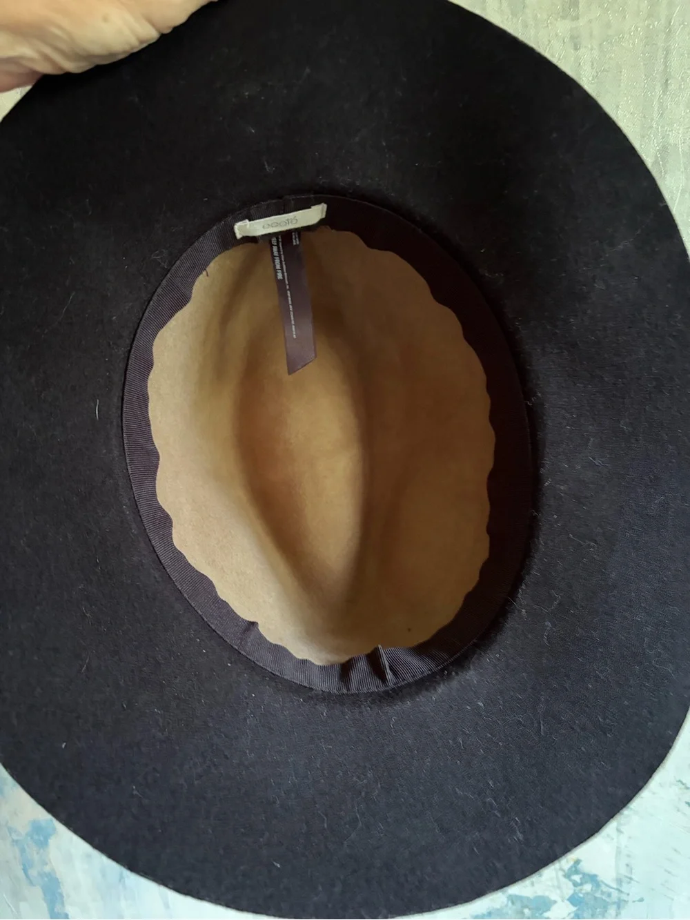 Ecote Urban Outfitters Two-Tone Wool Fedora Hat in Brown and Black. Fall.